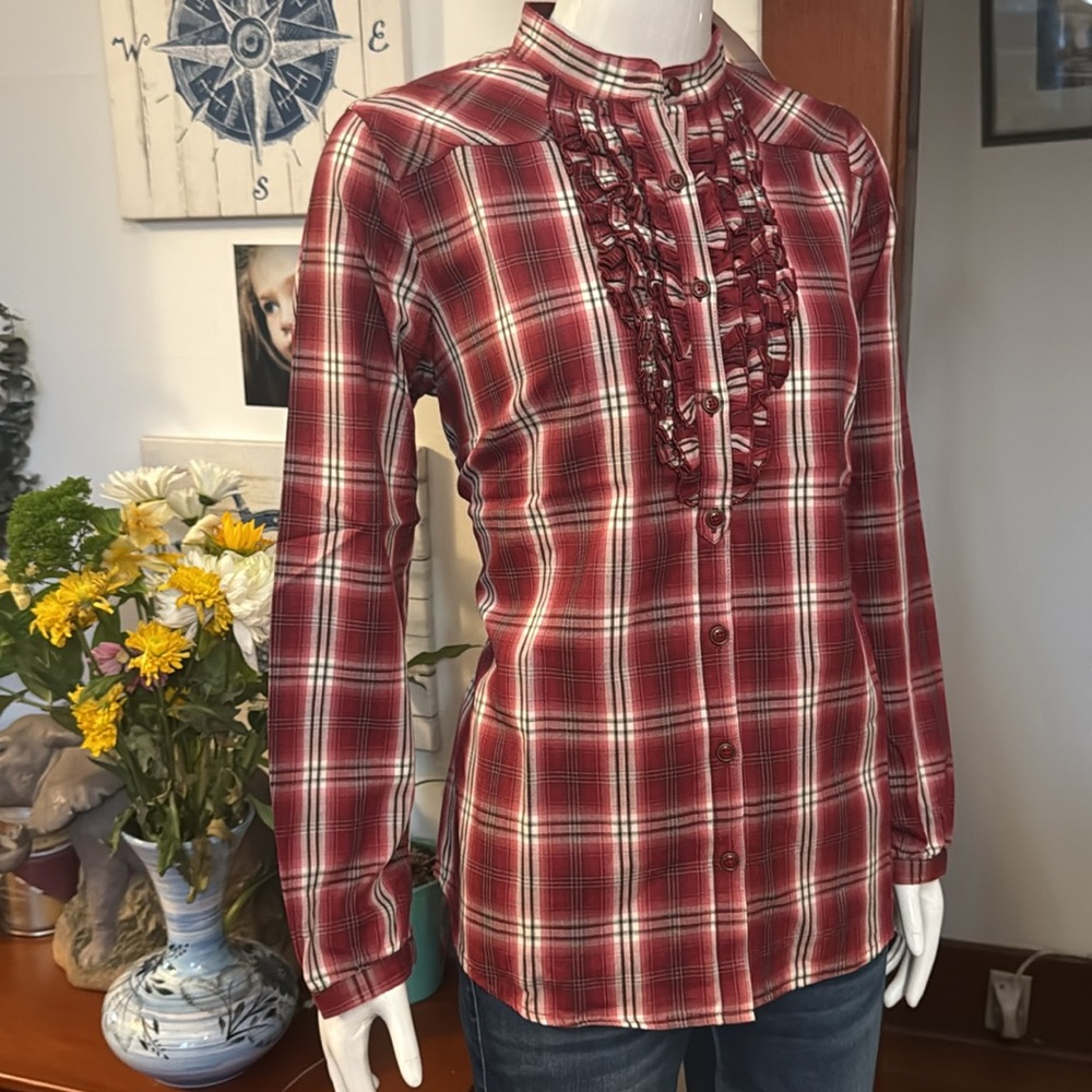 NWT northern reflections size small Plaid Button-Up Women's Top